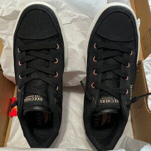 SKECHERS ARCH FIT VEGAN WIDE FIT - BLACK